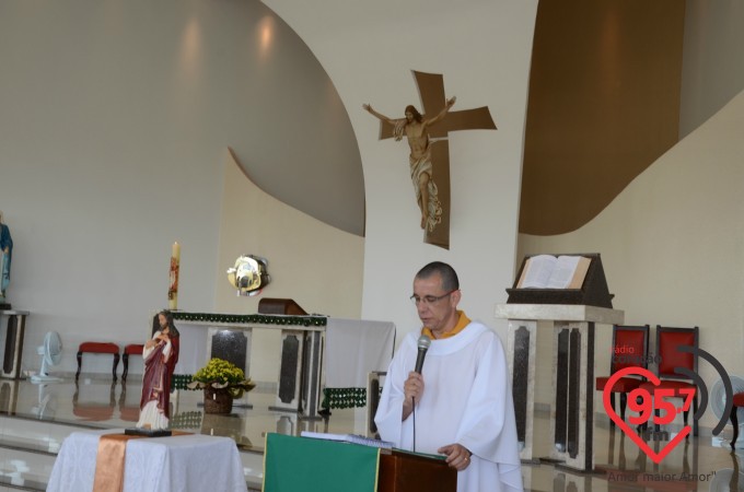 Igreja São Paulo Apóstolo celebra missa mensal com equipistas