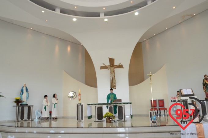 Igreja São Paulo Apóstolo celebra missa mensal com equipistas