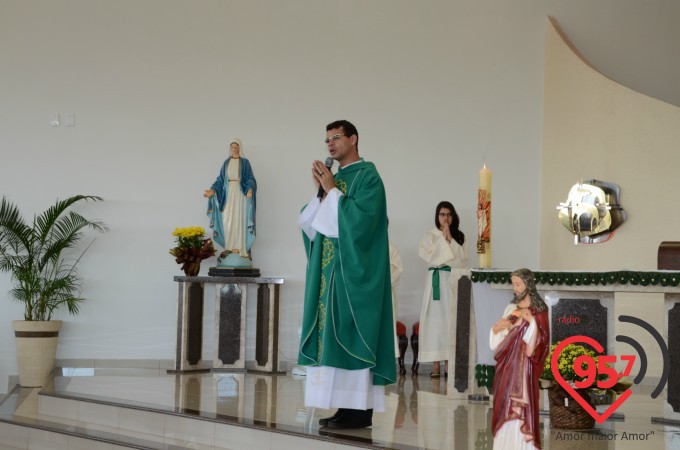 Igreja São Paulo Apóstolo celebra missa mensal com equipistas
