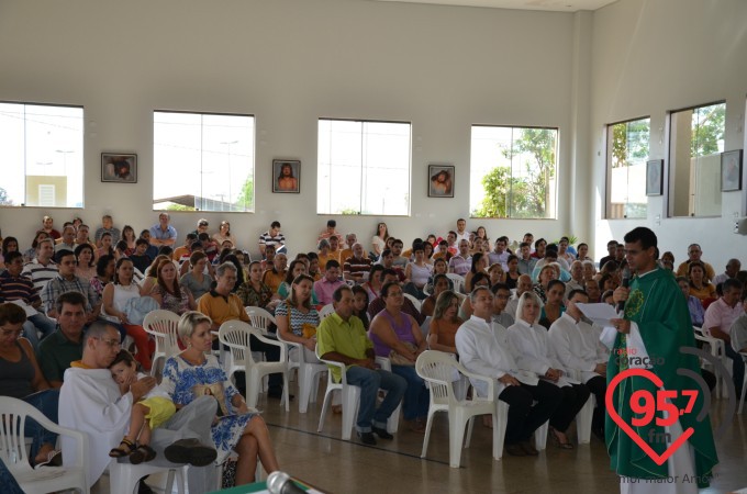 Igreja São Paulo Apóstolo celebra missa mensal com equipistas