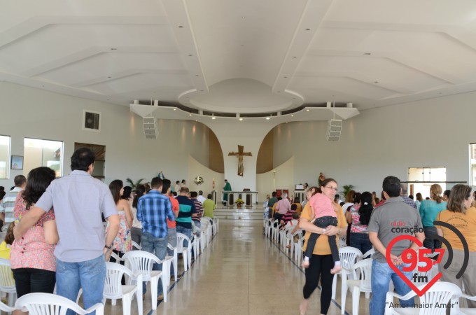 Igreja São Paulo Apóstolo celebra missa mensal com equipistas