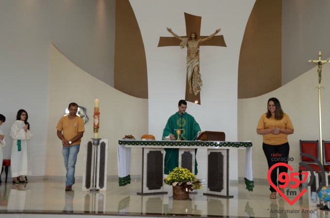 Igreja São Paulo Apóstolo celebra missa mensal com equipistas