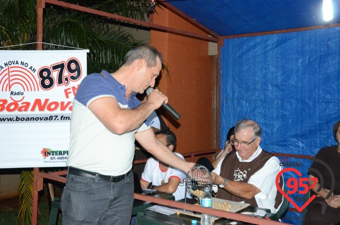 Toca de Assis realiza show de prêmios
