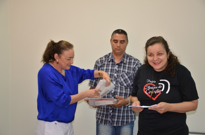 Arrecadadores visitam a Rádio Coração FM