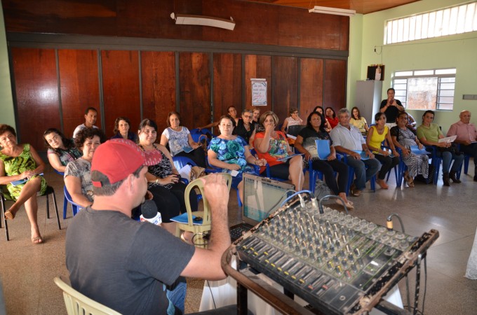 Membros da FTM ministram curso 'Despertando novos talentos', em Itaporã
