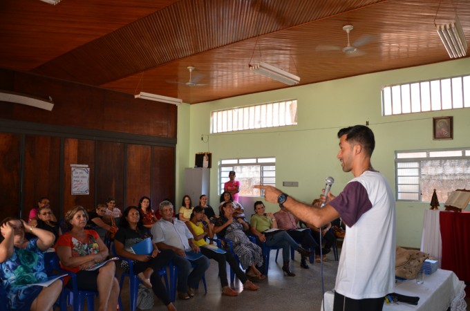 Membros da FTM ministram curso 'Despertando novos talentos', em Itaporã