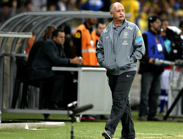 Felipão não gosta da atuação da Seleção contra o Chile no Mineirão (Foto: Wander Roberto / Vipcomm)