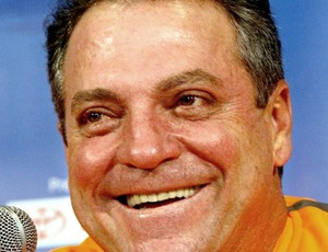 Abel Braga aprova a presença da Seleção, em Abu
Dhabi, nos Emirados Árabes (Foto: agência EFE)
