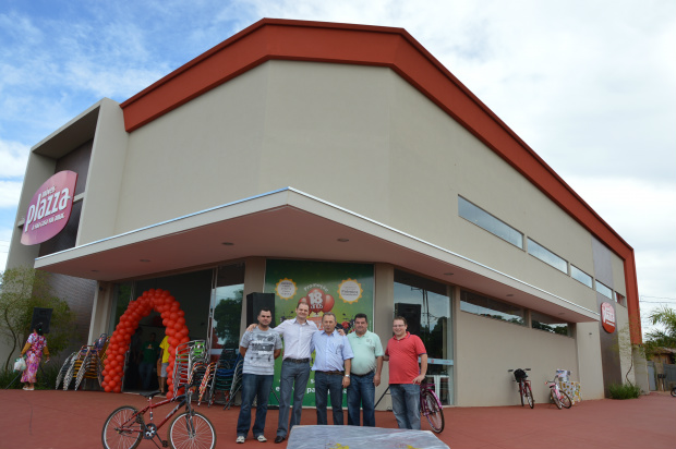 Móveis Plazza inaugura nova loja em Douradina Móveis Plazza inaugura nova loja em Douradina