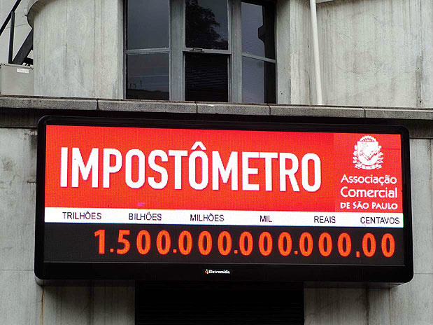  painel que mede o volume de impostos pagos pelos contribuintes brasileiros - o impostômetro - da Associação Comercial de São Paulo