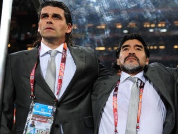 Maradona e Mancuso são tão amigos que até se vestem igual