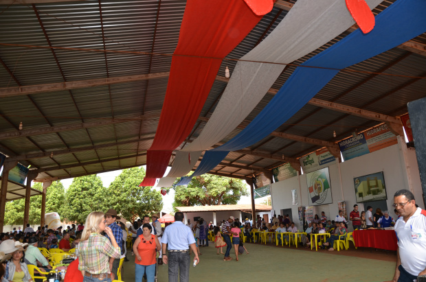 Atividade da Colônia Paraguaia em Dourados Atividade da Colônia Paraguaia em Dourados