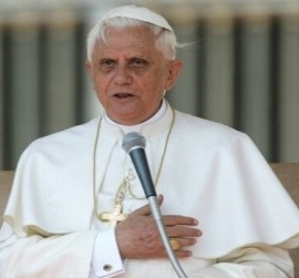 O tema da secularização é outra atenção que deve ser dada à Igreja