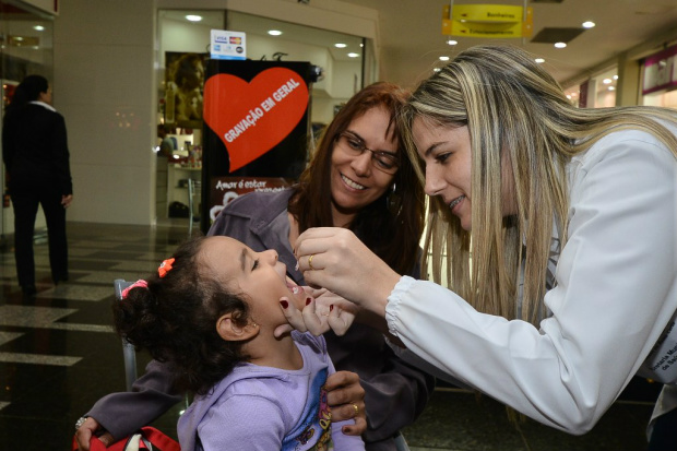 Sábado teve vacinação contra pólio no shopping, mas tempo chuvoso e frio atrapalhou ação da Secretaria de Saúde

Crédito: A. Frota