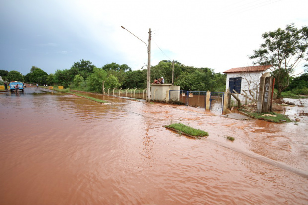Mesmo com 60 horas de chuva, Dourados não tem alagamentos Mesmo com 60 horas de chuva, Dourados não tem alagamentos
