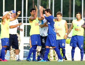 Cruzeiro se recupera e continua bem vivo (Foto: AE)
