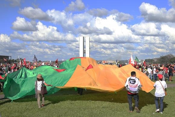 Manifestação reuniu 45 mil pessoas na Esplanada dos MinistériosJosé Cruz/Agência Brasil