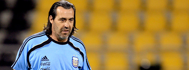 Sergio Batista vai encarar o Brasil pela primeira vez desde que assumiu a Argentina (Foto: Reuters)