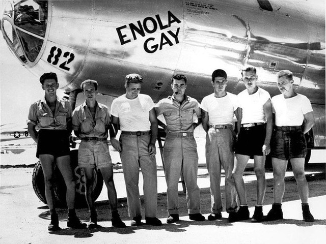 Aeronave B-29, apelidada de Enola Gay. - Governo dos Estados Unidos da América