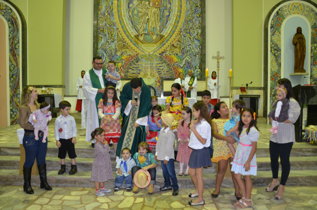 Padres da catedral celebram missa sertaneja Padres da catedral celebram missa sertaneja