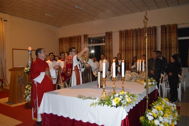 Fiéis realizam Vigília de Pentecostes da São José Operário até a Cristo Redentor