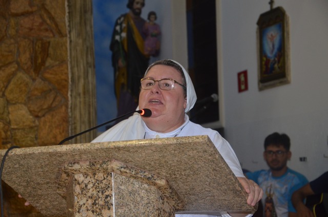 Irmã Nelci Aparecida Ferreira, integrante das  irmãs da Copiosa Redenção, no retiro 'Cura entre Gerações'