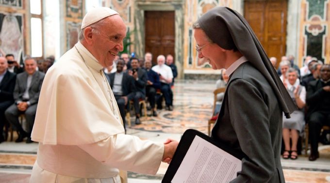 Papa durante o encontro. Foto: L’Osservatore Romano