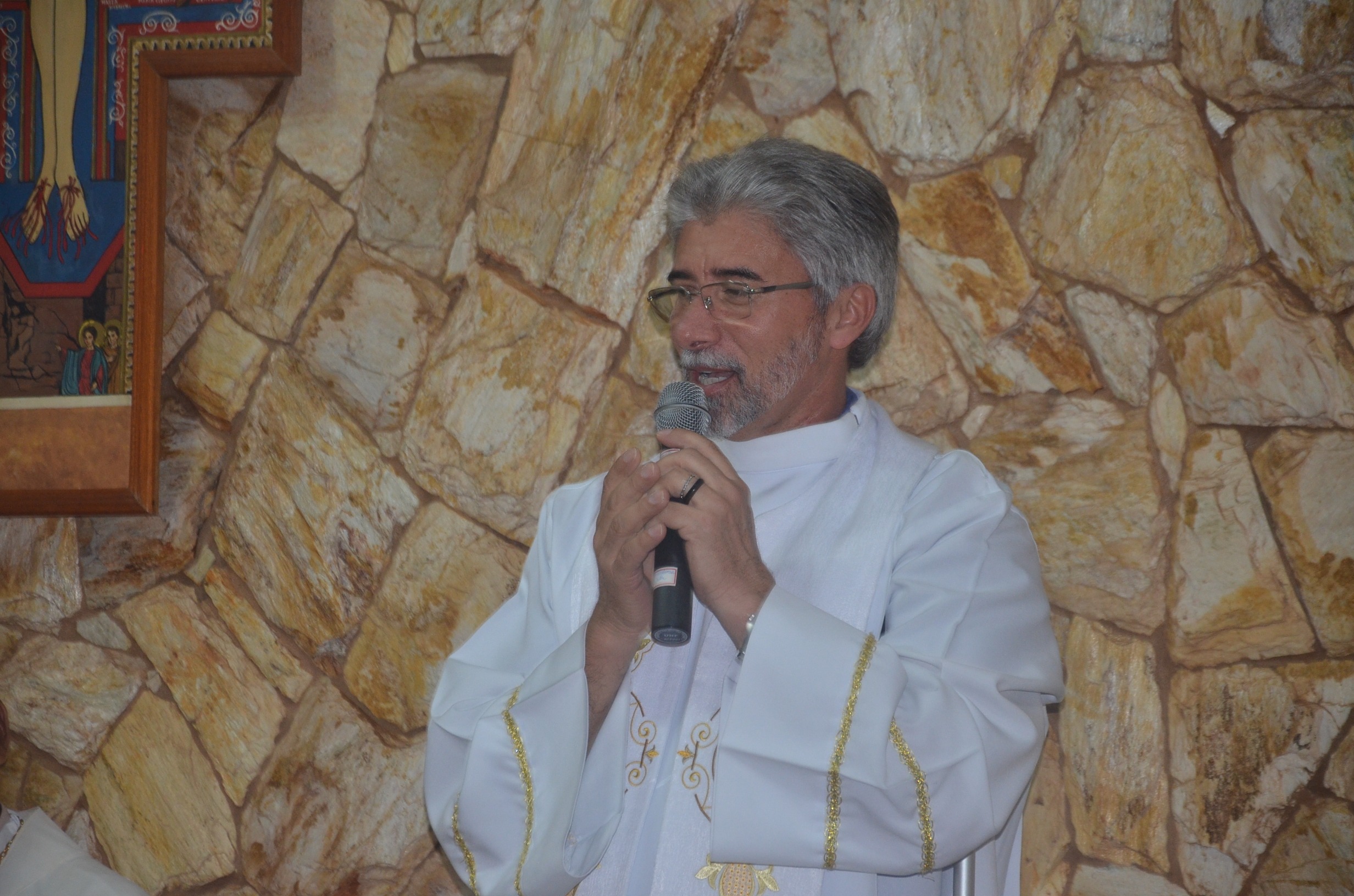 Pe. Otair Nicolleti, atual reitor do seminário Propedêutico Sagrado Coração de Jesus, que completou 23 anos de sacerdócio. 