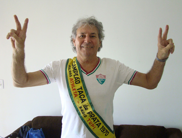 Mickey com a camisa do Fluminense de 70 e a faixa de campeão da Taça de Prata (Foto: Arquivo Pessoal)