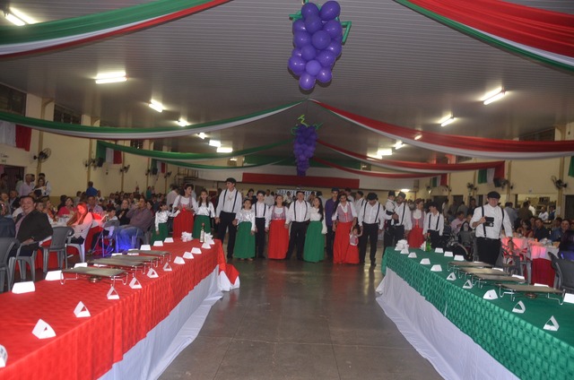 Dom Henrique prestigia 14° Jantar Italiano de Laguna Carapã