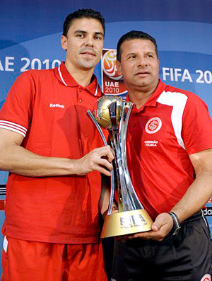 Pela taça: Inter inicia luta pelo bicampeonato em
Abu Dhabi (Foto: AP)