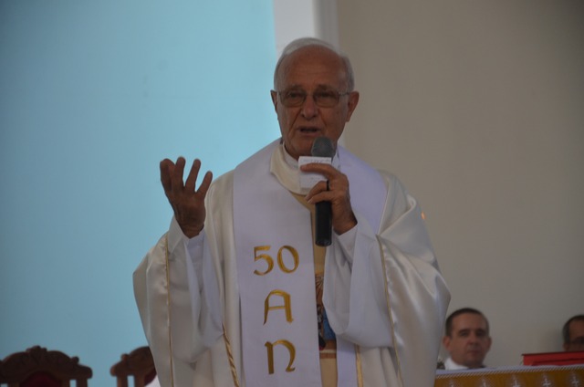 Pe. Carindo Redin - 50 anos de sacerdócio##### Uma missa presidia por dom Henrique de Lima e um delicioso almoço marcaram a passagem da data em Glória de Dourados/MS 