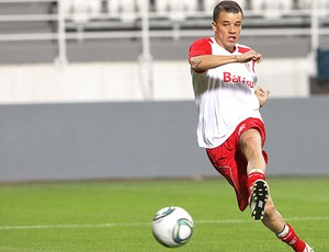 Talento de D'Alessandro é arma do Inter na estreia
no Mundial (Foto: EFE)