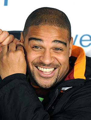 Adriano chega ao Brasil no dia 20 (Foto: AFP)
