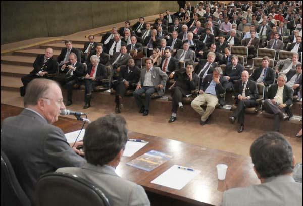 Prefeitos temem perdas com eventual veto ao projeto de partilha do pré-sal entre municípios 