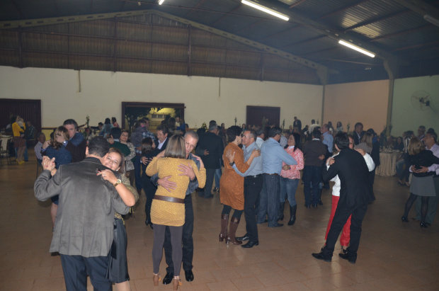 São João Batista organiza jantar dançante para casais São João Batista organiza jantar dançante para casais