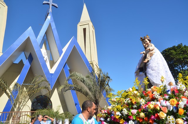 Dom Henrique preside missa em ação de graças a N. Srª do Carmo