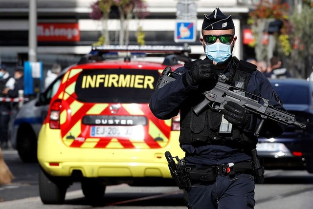 Ataque a faca deixa três mortos na cidade francesa de Nice - Reuters/Eric Gaillard/Direitos Reservados