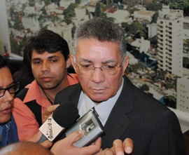 A medida cautelar vai manter os vereadores afastados por mais 90 dias