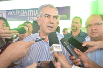 Governador Reinaldo Azambija, durante a coletiva de imorensa na inauguração da DAM em Dourados.