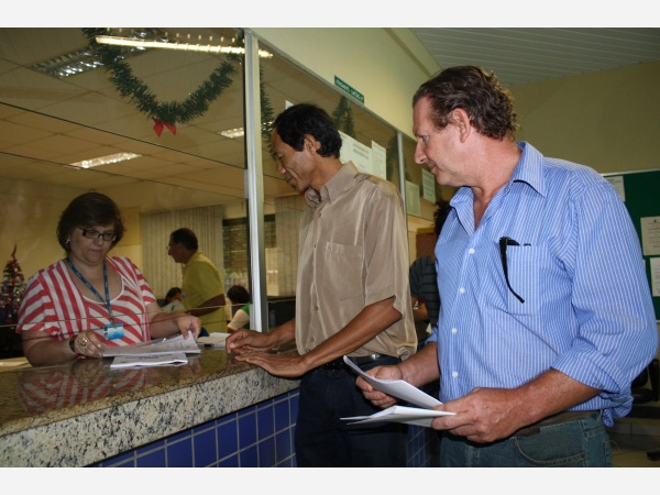 Elias Ishy e Ricardo Demmaman registram chapa para prefeito e vice-prefeito
(Foto: Hedio Fazan)