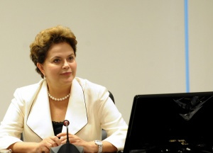 esidente Dilma Rousseff durante reunião com
ministros da área social e econômica. (Foto:
Wilson Dias / Agência Brasil)
