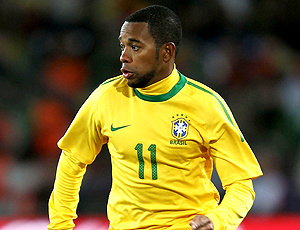 Robinho durante a estreia do Brasil na Copa
(Foto: Getty Images)