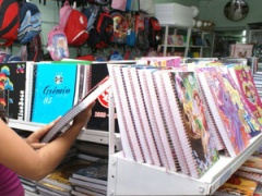 Pesquise os preços antes de comprar, já que há variações de uma papelaria ou livraria para outra