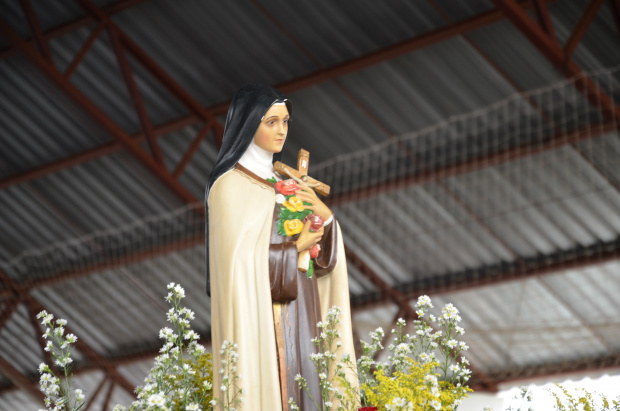 Santuário de Sta. Terezinha comemora antecipadamente o dia da Padroeira Santuário de Sta. Terezinha comemora antecipadamente o dia da Padroeira