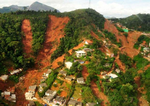 Imagem área mostra devastação em área de Nova Friburgo, Rio de Janeiro