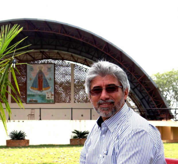 Pe. Otair Nicoletti, vigário geral da diocese de Dourados e reitor do Santuário Nsa Sa Aparecida, na Vila São Pedro.Foto: Paulo Yuji Takarada/Facebook