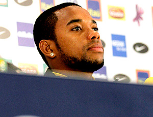 Robinho diz que não está preocupado com possível
encontro com a Espanha (Foto: agência EFE)