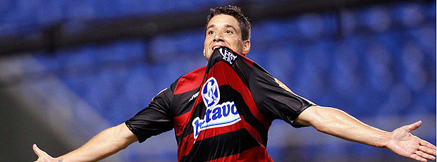 Thiago Neves comemora seu primeiro gol com a camisa do Flamengo (Foto: Jorge William/Globo)