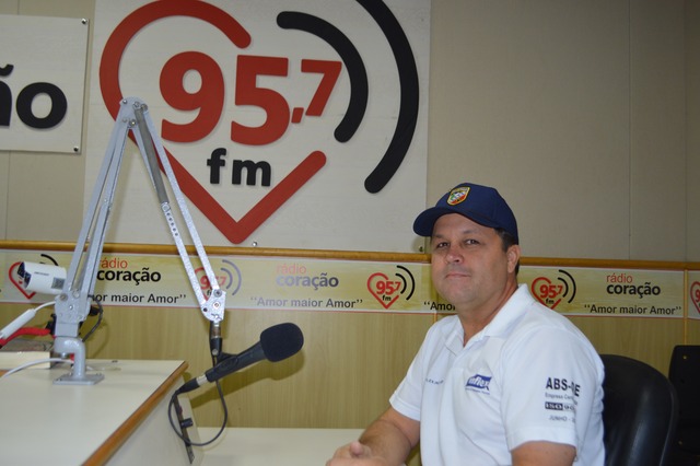 Diretor da Inflex visita Rádio Coração FM